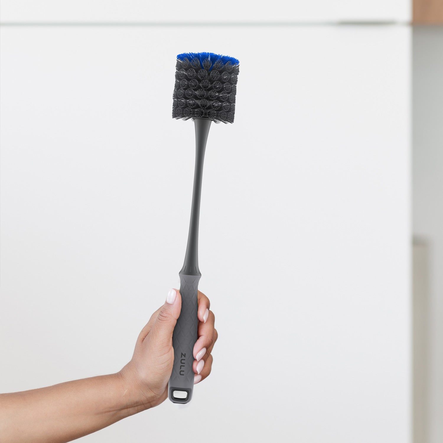 bottle-and-straw-cleaning-brush-set-l4 Zulu_Bottle_Brush_Holding.jpg